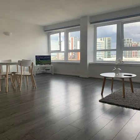 Stunning Royal Arsenal River View Apartment